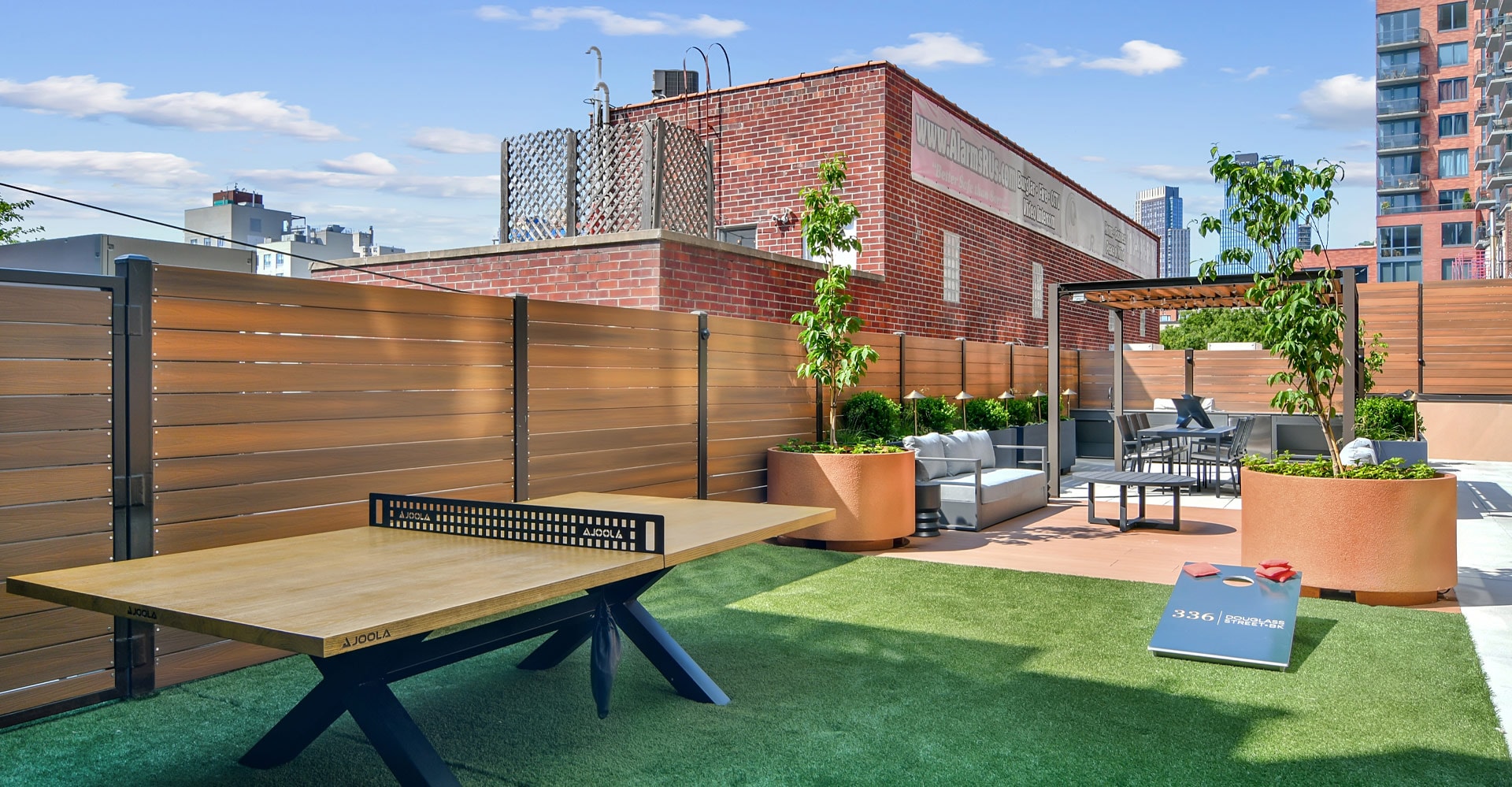 336 Douglass St — Terrace II