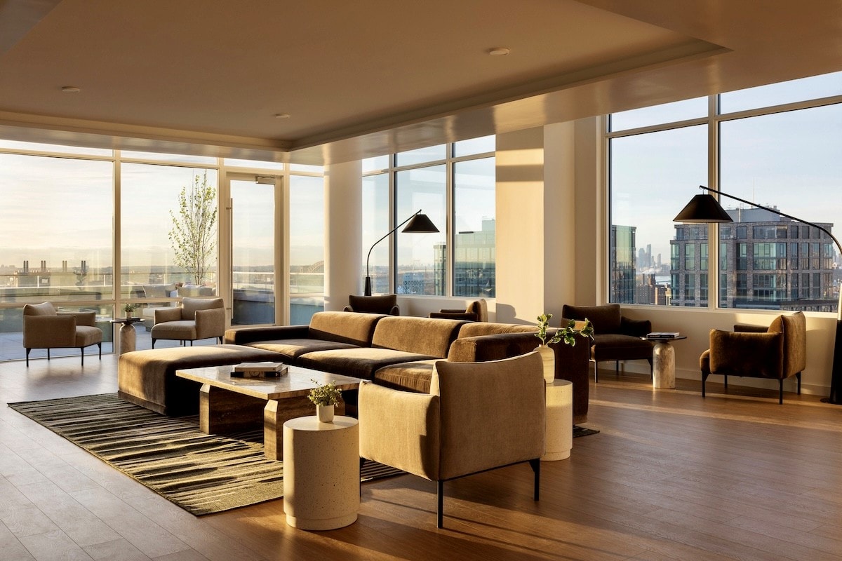 The Motto — Sky Lounge
